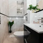 Maya's 70 - Garncarska Street Appartement