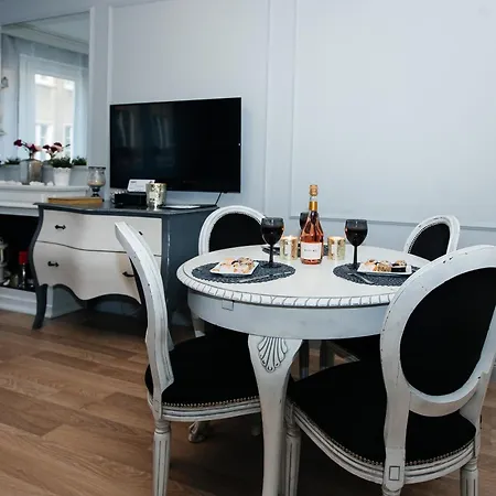 Maya's Flats & 70 - Garncarska Street *