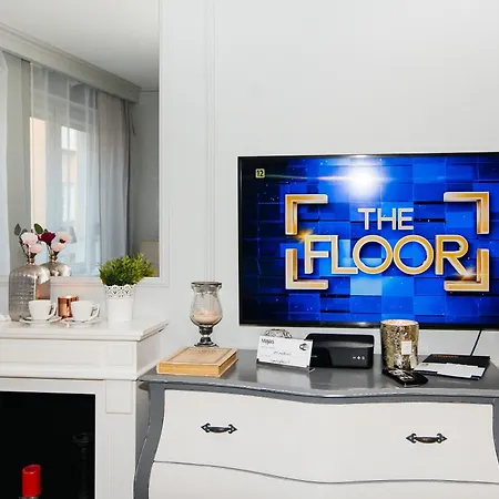 Maya's Flats & 70 - Garncarska Street شقة