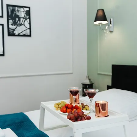 Maya's Flats & 70 - Garncarska Street *