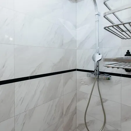 Maya's Flats & 70 - Garncarska Street *