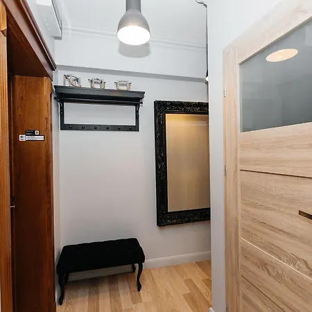 Maya's Flats & 70 - Garncarska Street *