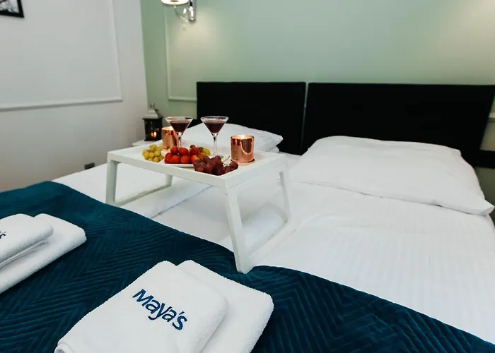 Maya's Flats & 70 - Garncarska Street Apartment