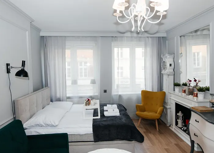 Maya's Flats & 70 - Garncarska Street Apartment *