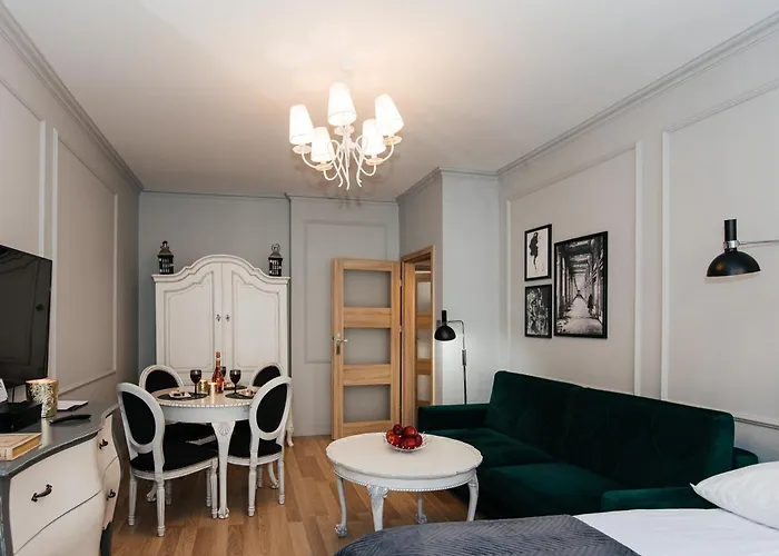 Maya's Flats & 70 - Garncarska Street Apartment *