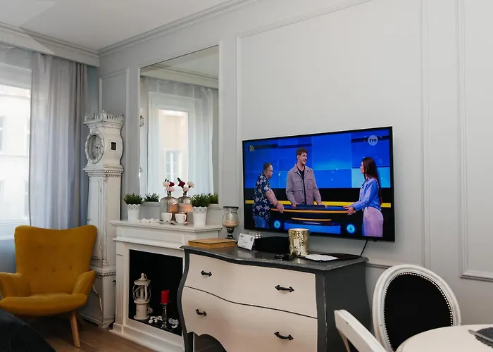 Maya's Flats & 70 - Garncarska Street