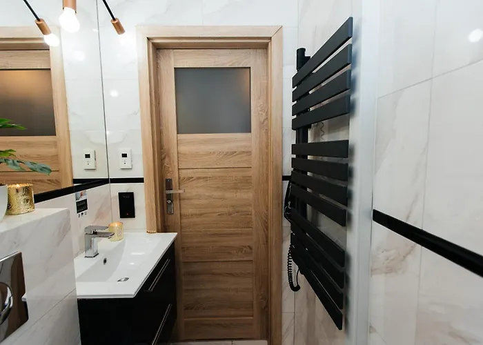 Maya's Flats & 70 - Garncarska Street Apartment *