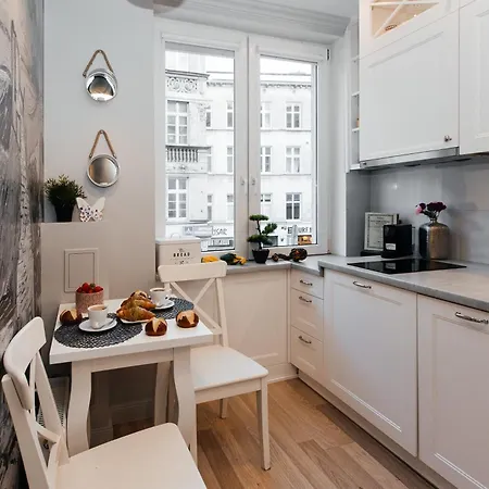 Maya's Flats & 70 - Garncarska Street