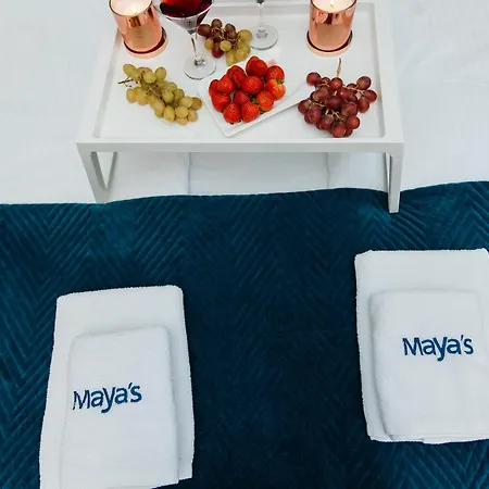 Διαμέρισμα Maya's Flats & 70 - Garncarska Street *